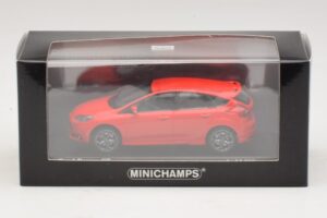 Ford Focus ST Mk3 Rouge Minichamps 1:43 410081001 Métal Moulé — image 4 sur 4