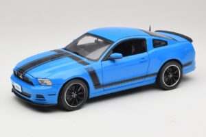 Ford Mustang Boss 302 S197 Bleu Shelby Collectibles 1:18 25414S Métal Moulé