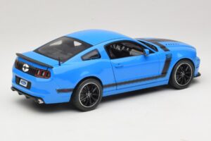 Ford Mustang Boss 302 S197 Bleu Shelby Collectibles 1:18 25414S Métal Moulé — image 3 sur 8