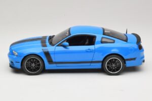 Ford Mustang Boss 302 S197 Bleu Shelby Collectibles 1:18 25414S Métal Moulé — image 4 sur 8