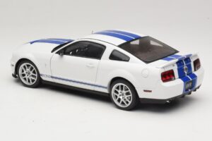 Ford Shelby Cobra GT500 Concept Blanc avec Rayure Bleue AUTOart 1:18 73052 Métal Moulé — image 7 sur 8