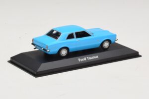 Ford Taunus TC Coupé Bleu Clair Maxichamps 1:43 940081301 Métal Moulé — image 2 sur 4