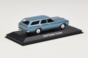 Ford Taunus TC Turnier Blue Metallic Maxichamps 1:43 940081311 Métal Moulé — image 2 sur 4
