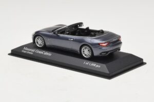 Maserati GranCabrio Gris Métallisé Minichamps 1:43 400123931 Métal Moulé — image 3 sur 4
