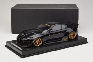 Maserati GranTurismo Liberty Walk Noir avec Jantes Dorées AB Models 1:18 MAS-LB08-C Résine — image 6 sur 7