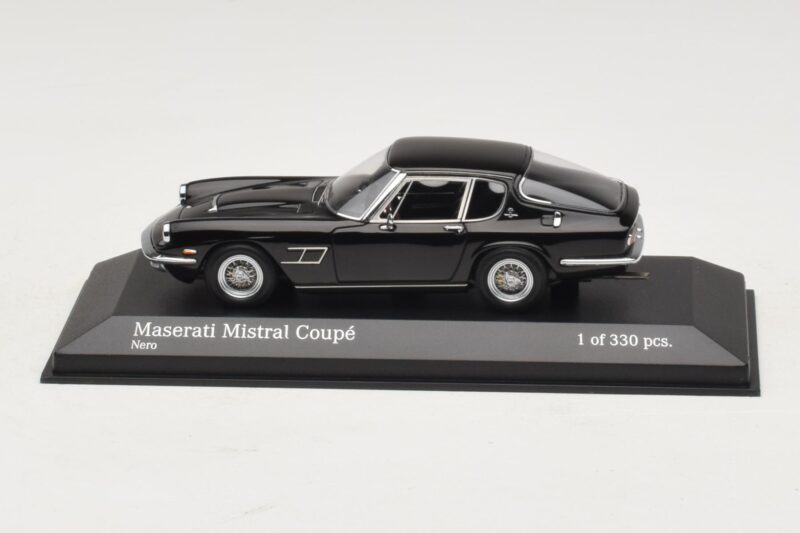 Maserati Mistral Noir Minichamps 1:43 Maserati Mistral Noir Minichamps 1:43 437123421 Métal Moulé