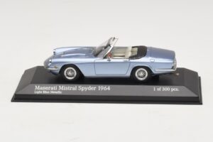 Maserati Mistral Spyder Light Blue Metallic Minichamps 1:43 437123432 Métal Moulé