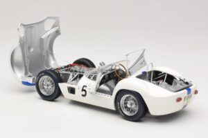 Maserati Tipo 61 #5 S. Moss / D. Gurney Camoradi ADAC 1000km Nurburgring Winner 1960 Minichamps 1:18 100601205 Métal Moulé — image 5 sur 8