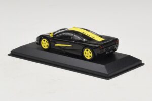 McLaren F1 Noir Avec Rayures Jaunes Minichamps 1:43 MCLAREN004 Métal Moulé — image 2 sur 4