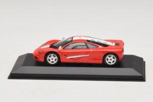 McLaren F1 Rouge Avec Rayures Blanches Minichamps 1:43 MCLAREN005 Métal Moulé — image 3 sur 4
