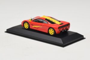 McLaren F1 Rouge Avec Rayures Jaunes Minichamps 1:43 MCLAREN006 Métal Moulé — image 2 sur 4