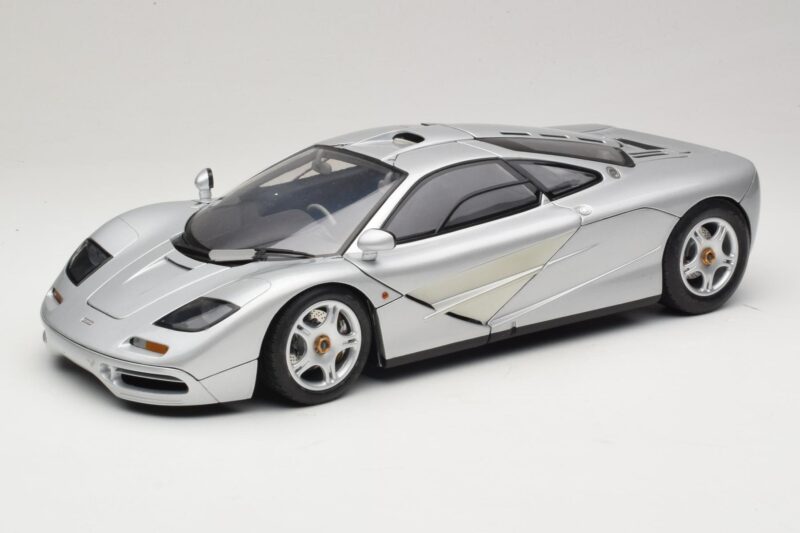 McLaren F1 Argent Minichamps 1:12 530133123 Métal Moulé