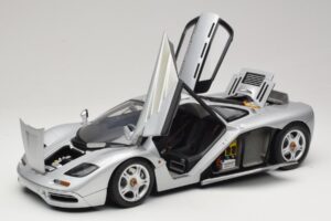 McLaren F1 Argent Minichamps 1:12 530133123 Métal Moulé — image 2 sur 8