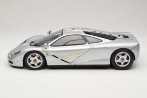McLaren F1 Argent Minichamps 1:12 530133123 Métal Moulé — image 4 sur 8