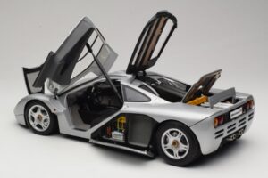 McLaren F1 Argent Minichamps 1:12 530133123 Métal Moulé — image 5 sur 8
