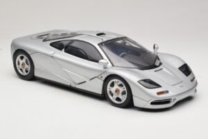 McLaren F1 Argent Minichamps 1:12 530133123 Métal Moulé — image 6 sur 8