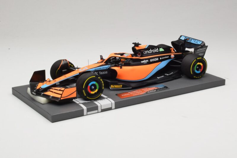 McLaren MCL36 #3 D. Ricciardo Bahrain GP 2022 Minichamps 1:18 537221803 Métal Moulé