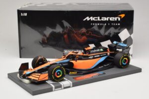 McLaren MCL36 #3 D. Ricciardo Bahrain GP 2022 Minichamps 1:18 537221803 Métal Moulé — image 2 sur 7