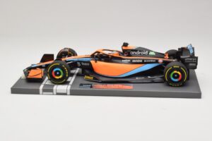 McLaren MCL36 #3 D. Ricciardo Bahrain GP 2022 Minichamps 1:18 537221803 Métal Moulé — image 4 sur 7