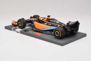 McLaren MCL36 #3 D. Ricciardo Bahrain GP 2022 Minichamps 1:18 537221803 Métal Moulé — image 5 sur 7