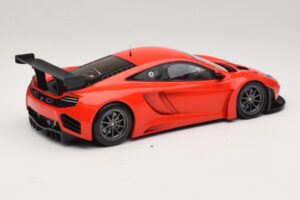 McLaren MP4-12C GT3 Rouge 2013 Minichamps 1:18 151121392 Métal Moulé — image 2 sur 6