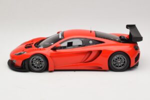 McLaren MP4-12C GT3 Rouge 2013 Minichamps 1:18 151121392 Métal Moulé — image 3 sur 6