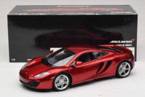 McLaren MP4-12C Rouge Métallisé Minichamps 1:18 110133022 Métal Moulé — image 8 sur 8