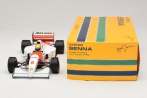 McLaren MP4/8 Ford #8 A. Senna Winner European GP 1993 Minichamps 1:18 540931818 Métal Moulé — image 3 sur 7