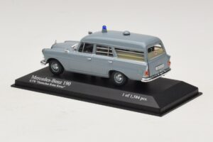Mercedes 190 W110 Ambulance DRK Minichamps 1:43 400037270 Métal Moulé — image 3 sur 4