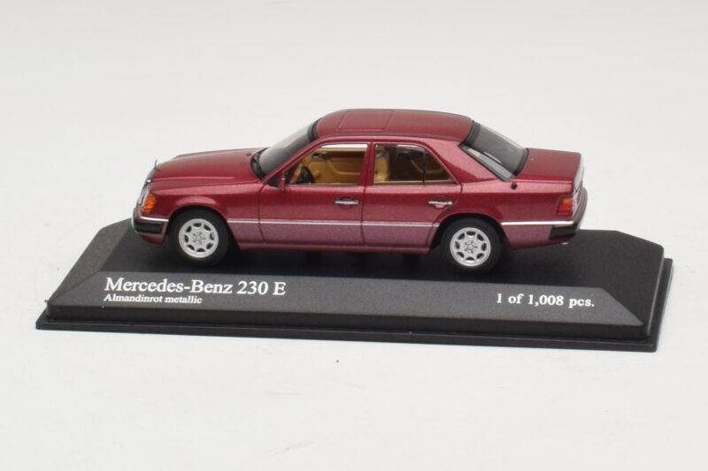Mercedes 230E W124 Rouge Métallisé Minichamps 1:43 Mercedes 230E W124 Rouge Métallisé Minichamps 1:43 400037001 Métal Moulé