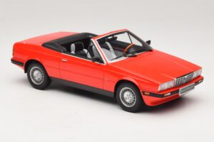 Mercedes 300 Cabriolet Rouge Foncé Minichamps 1:43 437032131 Métal Moulé — image 4 sur 6