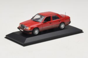 Mercedes 300D W124 Turbo Rouge Minichamps 1:43 3210 Métal Moulé — image 2 sur 4