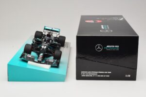 Mercedes AMG Petronas W11 EQ Performance #44 L. Hamilton 91st F1 Win Eifel GP 2020 Minichamps 1:18 113201144 Métal Moulé — image 6 sur 6