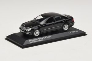 Mercedes E-Class W211 Noir Métallisé Minichamps 1:43 400036001 Métal Moulé — image 2 sur 4