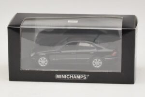 Mercedes E-Class W211 Noir Métallisé Minichamps 1:43 400036001 Métal Moulé — image 4 sur 4