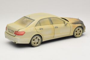 Mercedes E-Class W212 Brûlée Dubaï Voiture D'art Minichamps 1:18 MB008 Métal Moulé — image 2 sur 6