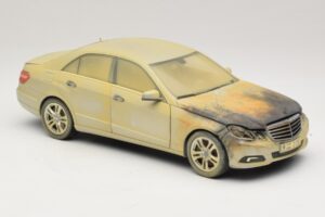 Mercedes E-Class W212 Brûlée Dubaï Voiture D'art Minichamps 1:18 MB008 Métal Moulé — image 4 sur 6
