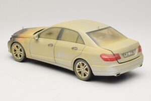 Mercedes E-Class W212 Brûlée Dubaï Voiture D'art Minichamps 1:18 MB008 Métal Moulé — image 5 sur 6