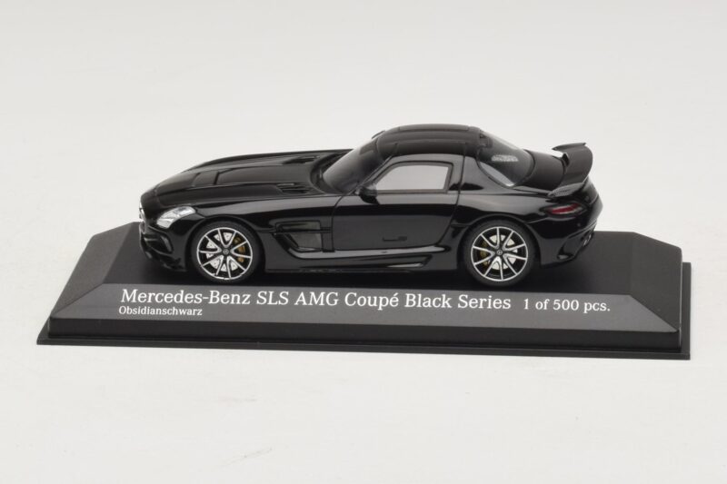 Mercedes SLS AMG C197 Black Series Noir Métallisé Minichamps 1:43 Mercedes SLS AMG C197 Black Series Noir Métallisé Minichamps 1:43 437033020 Métal Moulé