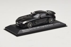 Mercedes SLS AMG C197 Black Series Noir Métallisé Minichamps 1:43 437033020 Métal Moulé — image 2 sur 4