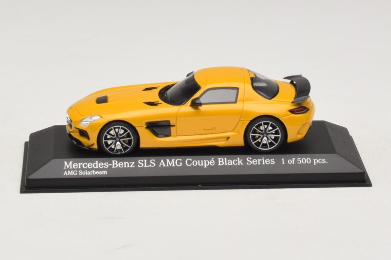 Mercedes SLS AMG C197 Black Series Doré Minichamps 1:43 Mercedes SLS AMG C197 Black Series Doré Minichamps 1:43 437033022 Métal Moulé