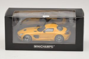 Mercedes SLS AMG C197 Black Series Doré Minichamps 1:43 437033022 Métal Moulé — image 4 sur 4