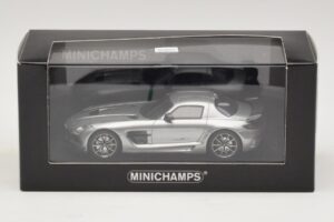 Mercedes SLS AMG C197 Black Series Gris Métallisé Minichamps 1:43 437033024 Métal Moulé — image 4 sur 4