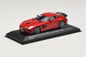 Mercedes SLS AMG C197 Black Series Rouge Minichamps 1:43 437033021 Métal Moulé — image 2 sur 4