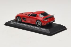 Mercedes SLS AMG C197 Black Series Rouge Minichamps 1:43 437033021 Métal Moulé — image 3 sur 4