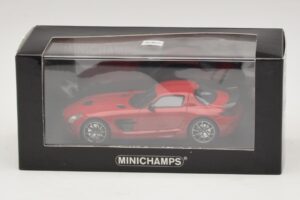 Mercedes SLS AMG C197 Black Series Rouge Minichamps 1:43 437033021 Métal Moulé — image 4 sur 4