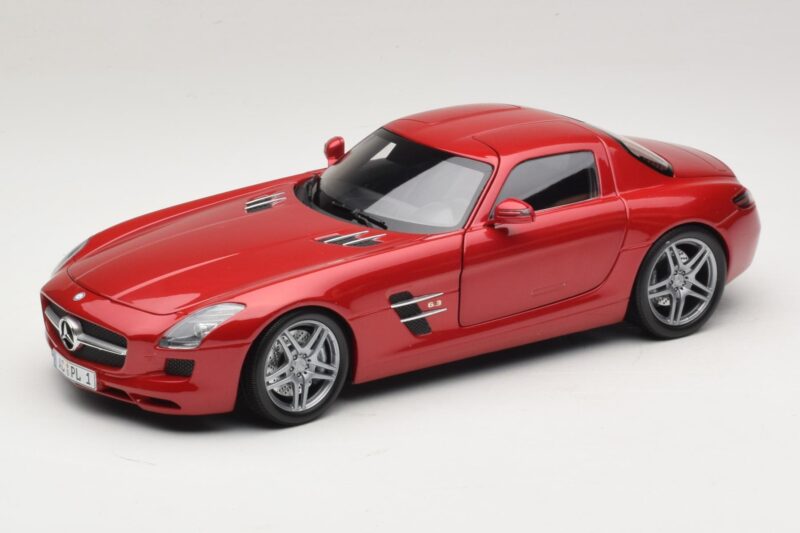 Mercedes SLS AMG C197 Rouge Métallisé Minichamps 1:18 100039020 Métal Moulé