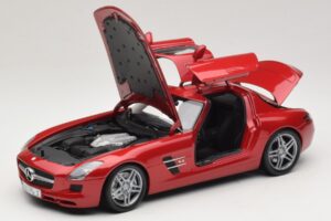 Mercedes SLS AMG C197 Rouge Métallisé Minichamps 1:18 100039020 Métal Moulé — image 2 sur 8