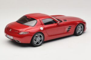 Mercedes SLS AMG C197 Rouge Métallisé Minichamps 1:18 100039020 Métal Moulé — image 3 sur 8