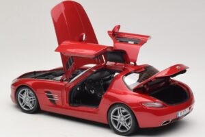 Mercedes SLS AMG C197 Rouge Métallisé Minichamps 1:18 100039020 Métal Moulé — image 5 sur 8